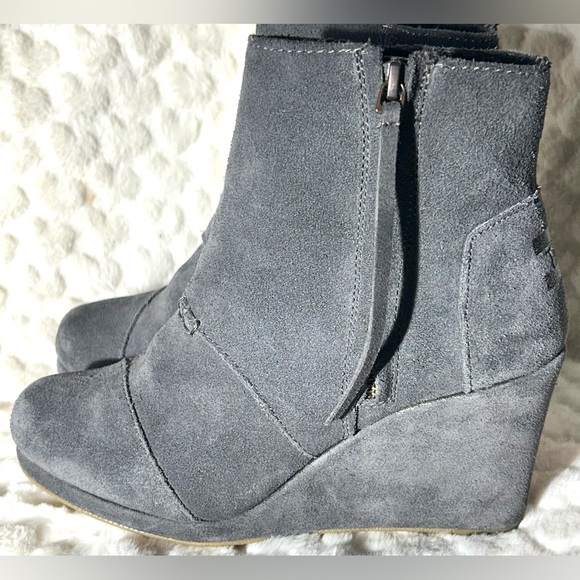 TOMS Gray Desert Wedge Suede zipper ankle boots women’s size 7. - Picture 9 of 12